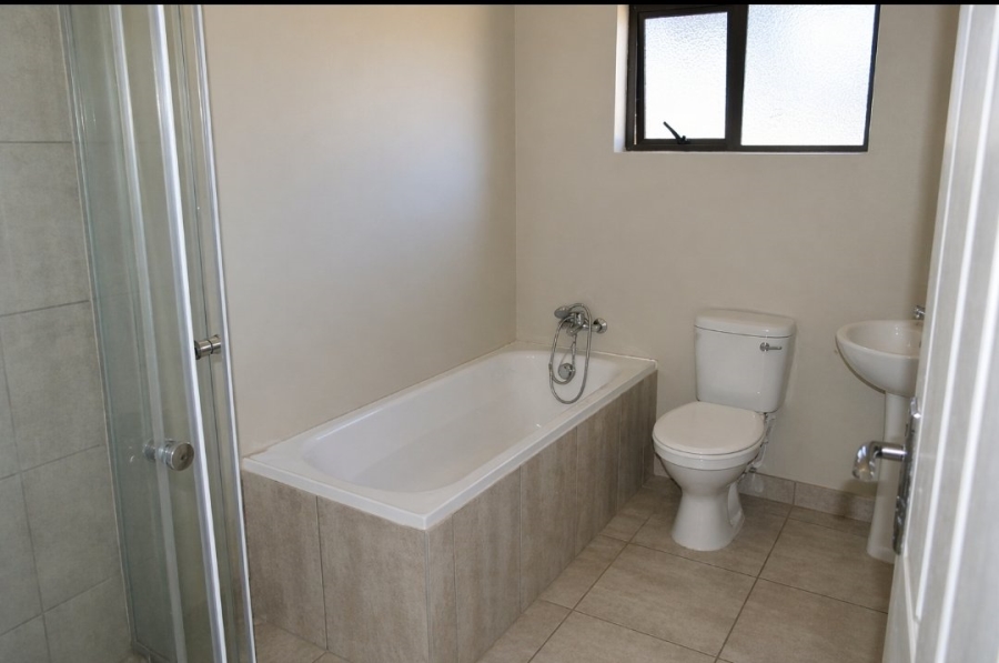 4 Bedroom Property for Sale in Flamwood North West